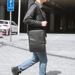 DefenderACE-A04 Laptop Shoulder Bag For 16" MacBook Pro M3/M2/M1 | Black 24 DefenderACE-A04 Laptop Shoulder Bag For 16" MacBook Pro M3/M2/M1 | Black -Tomtoc 13 41e7a649 0c39 4c3e 9543 022a5a5819b1