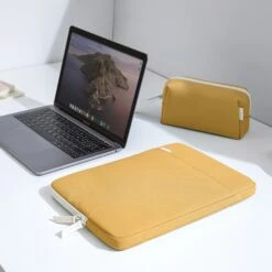 Defender-A23 Jelly Laptop Sleeve Kit For 13-inch MacBook Air M3/M2/M1 | Maize Yellow 15 Defender-A23 Jelly Laptop Sleeve Kit For 13-inch MacBook Air M3/M2/M1 | Maize Yellow -Tomtoc 3 1600x1600 100127c0 25ab 4ede b4ec 90536b44364f