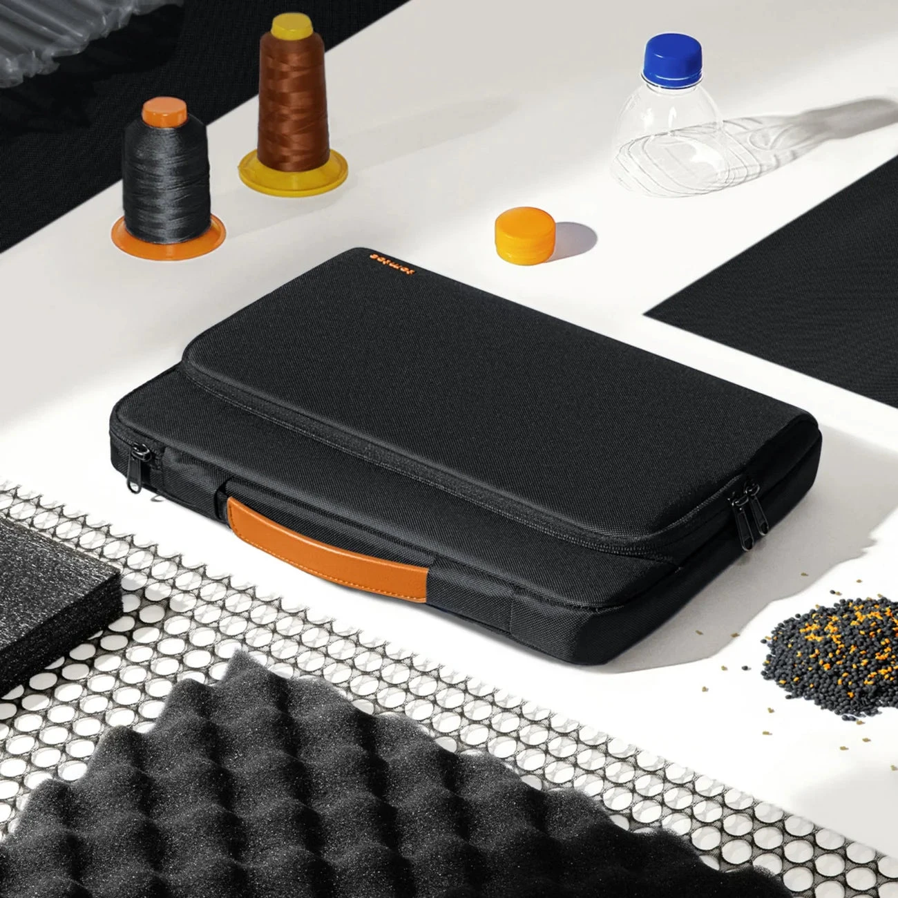 Defender-A14 Laptop Briefcase For 15-inch MacBook Air M3/M2/M1 11 Defender-A14 Laptop Briefcase For 15-inch MacBook Air M3/M2/M1 - Image 9