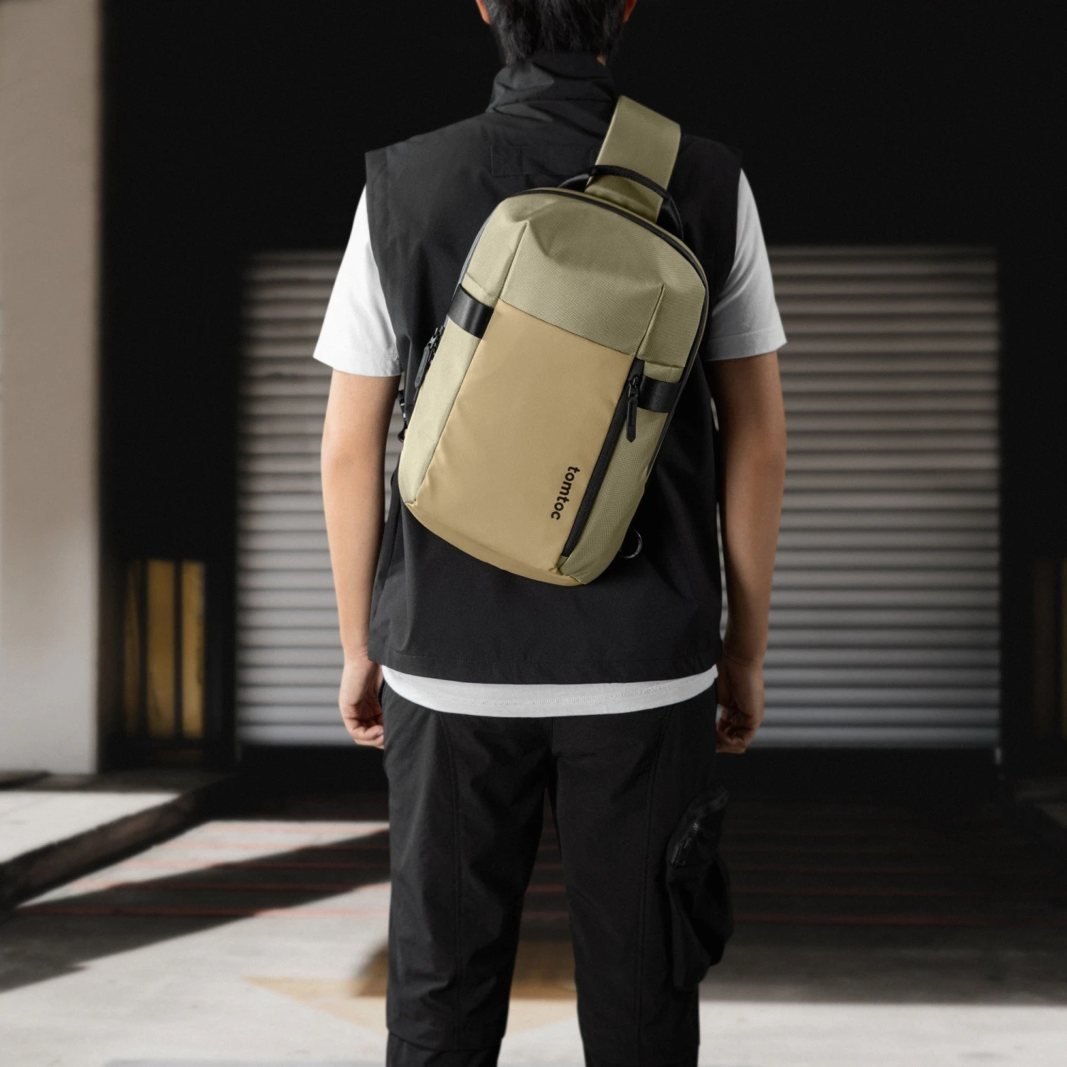 Navigator-T24 Sling Bag 7L For 13-inch MacBook Air/Pro | Khaki 12 Navigator-T24 Sling Bag 7L For 13-inch MacBook Air/Pro | Khaki - Image 10