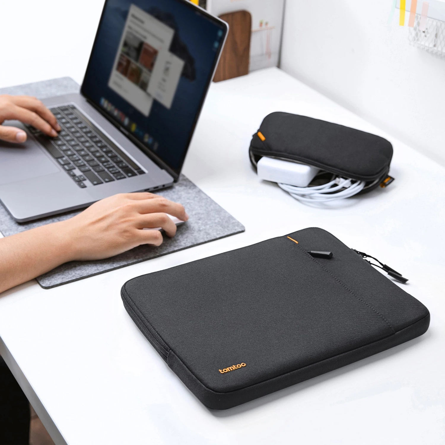 Defender-A13 Laptop Sleeve Kit For 13-inch MacBook Air M3/M2/M1 9 Defender-A13 Laptop Sleeve Kit For 13-inch MacBook Air M3/M2/M1 - Image 7