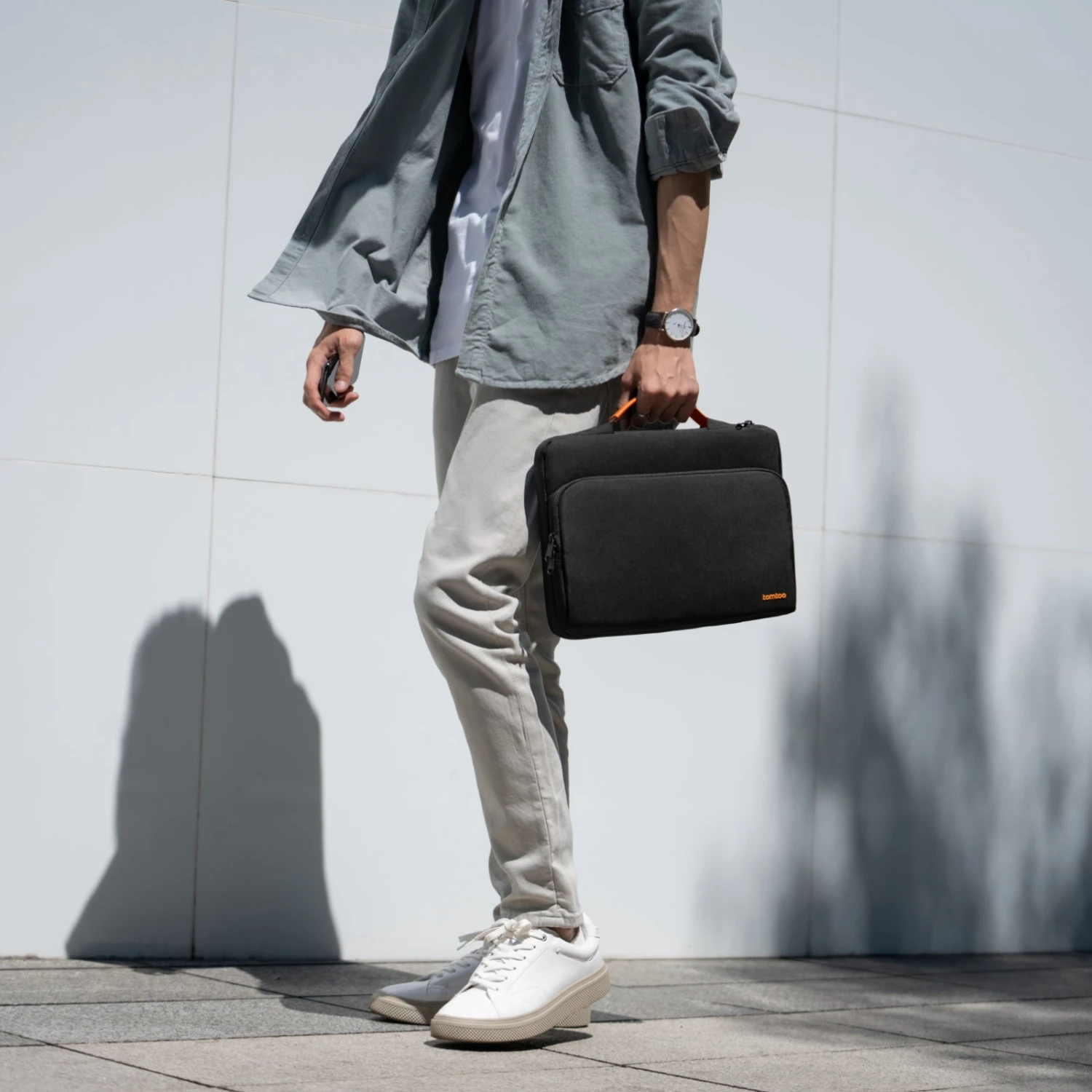 Defender-A14 Laptop Briefcase For 16-inch MacBook Pro M3/M2/M1 11 Defender-A14 Laptop Briefcase For 16-inch MacBook Pro M3/M2/M1 - Image 9